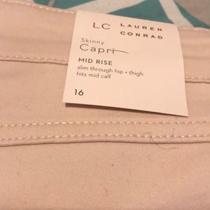 NWT LC/Lauren Conrad skinny Capri mid rise